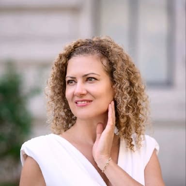 Lilia Stoyanov angel investor